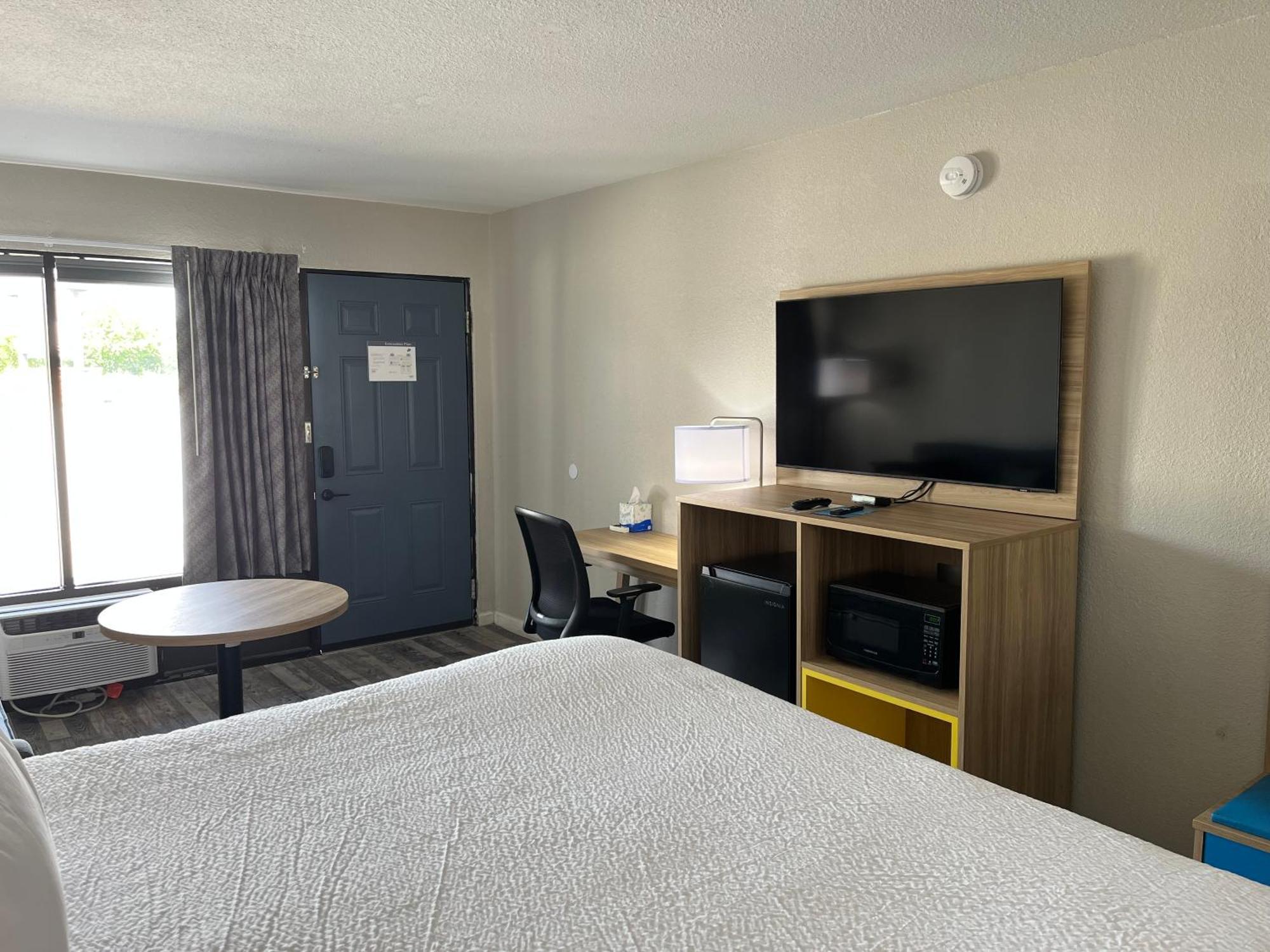 Days Inn By Wyndham Branson Ozarks Exterior photo