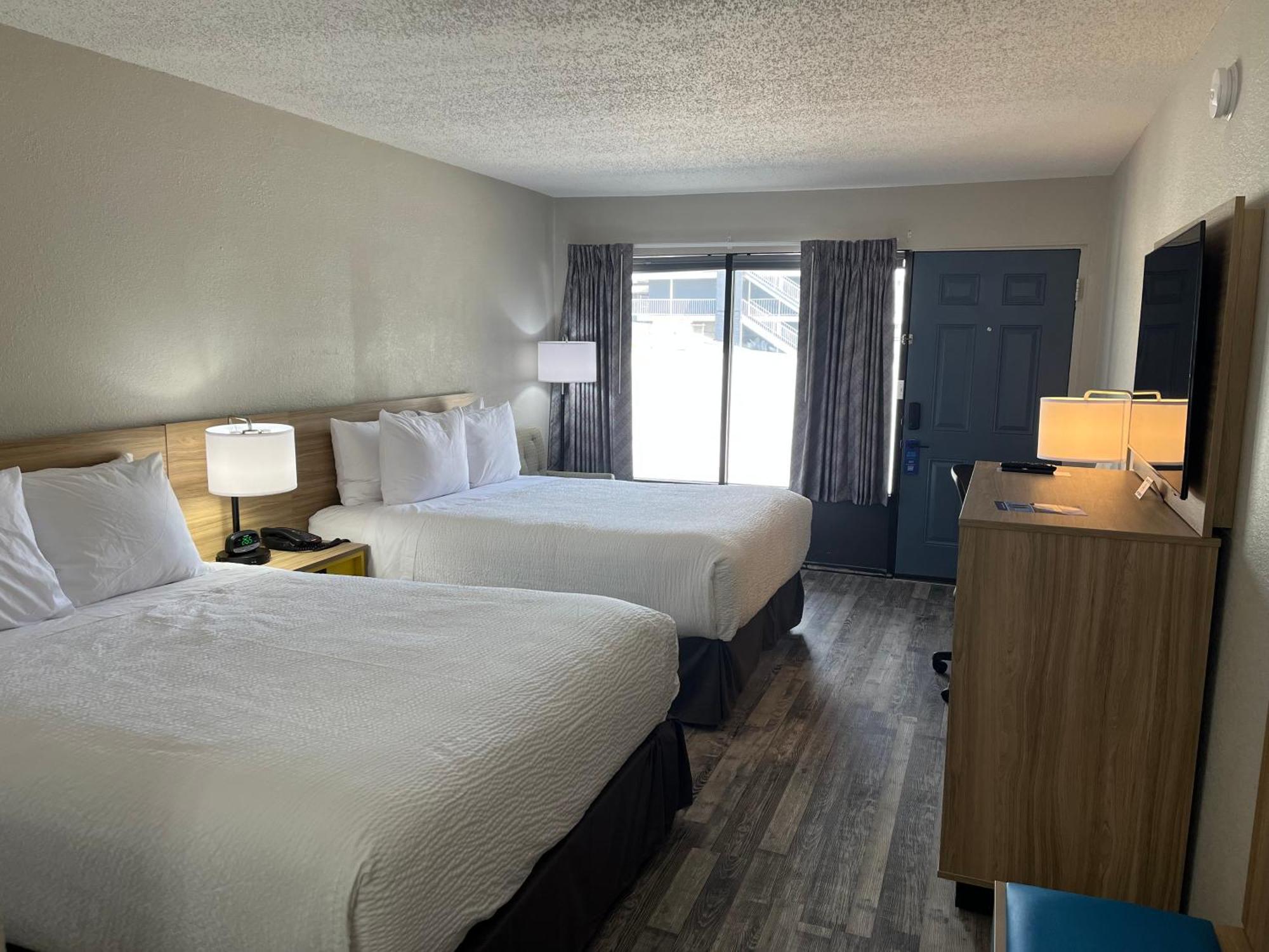 Days Inn By Wyndham Branson Ozarks Exterior photo