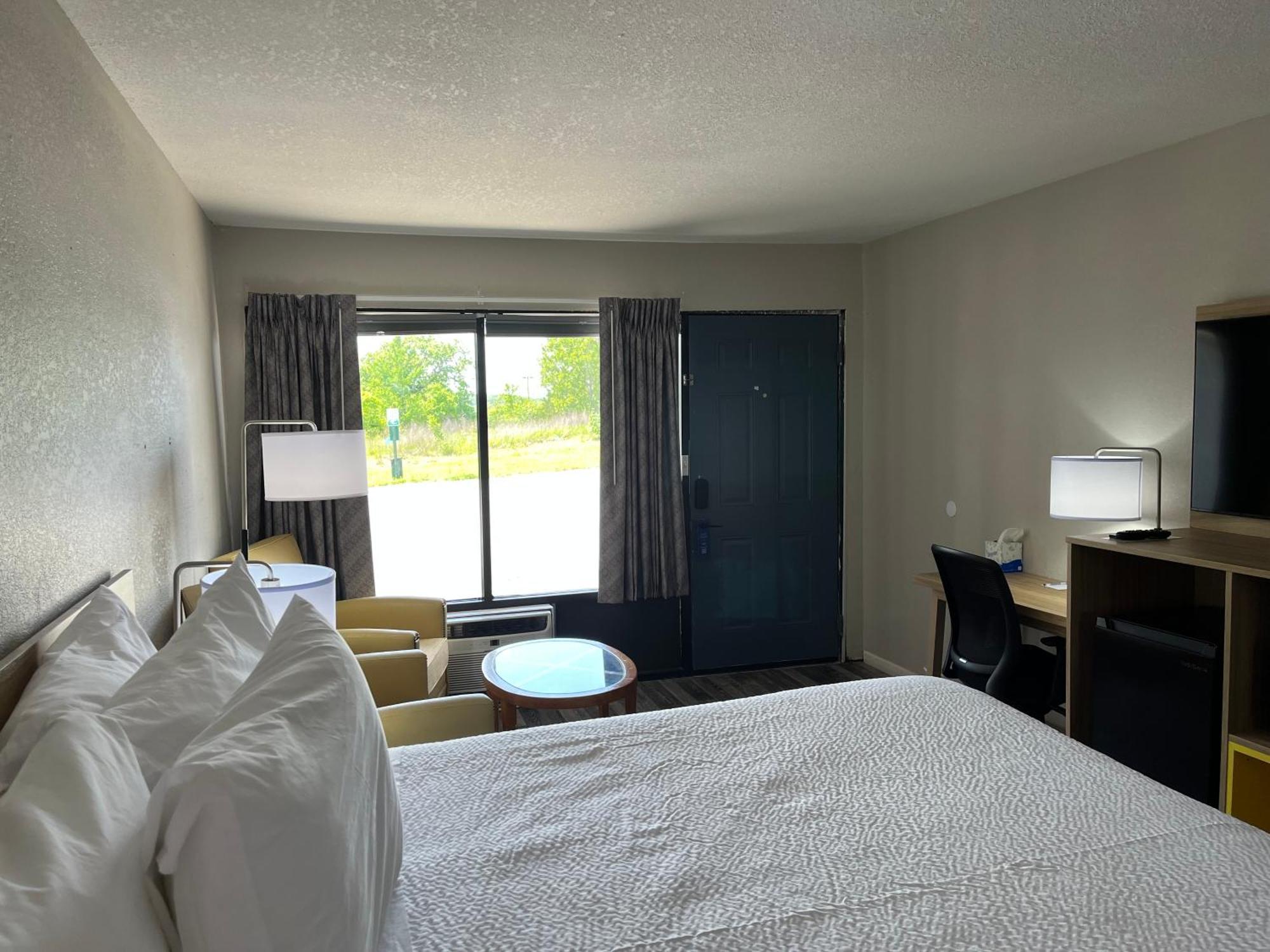 Days Inn By Wyndham Branson Ozarks Exterior photo
